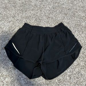 Lululemon Hotty Hot Shorts 2.5”